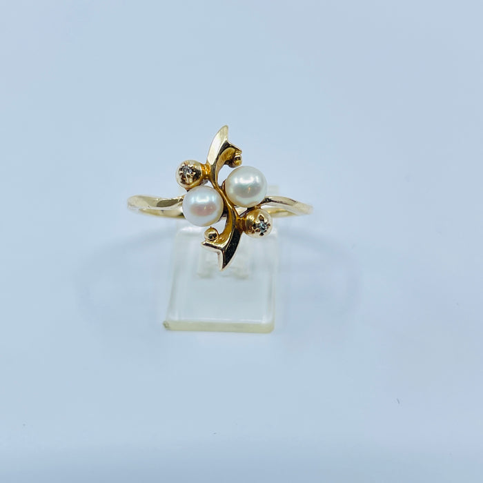 14kt Yellow Gold Pearl and Diamond ring
