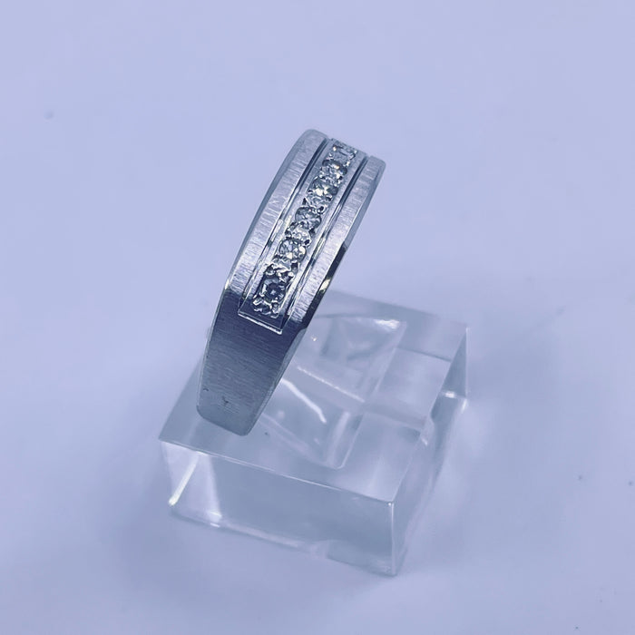 14kt White Gold 6 Diamond band