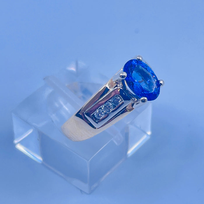 14kt Yellow Gold oval Tanzanite and Diamond Ring