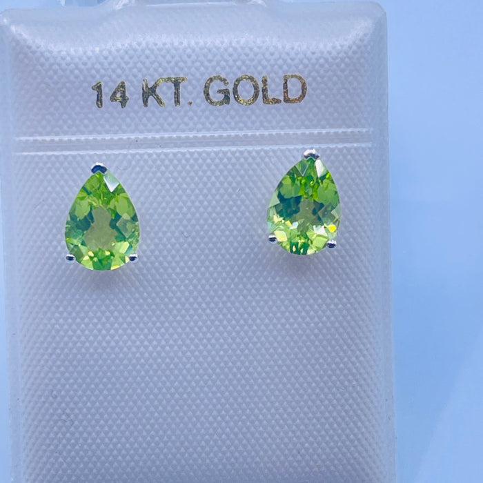 14kt White Gold Pear shaped Peridot stud Earrings
