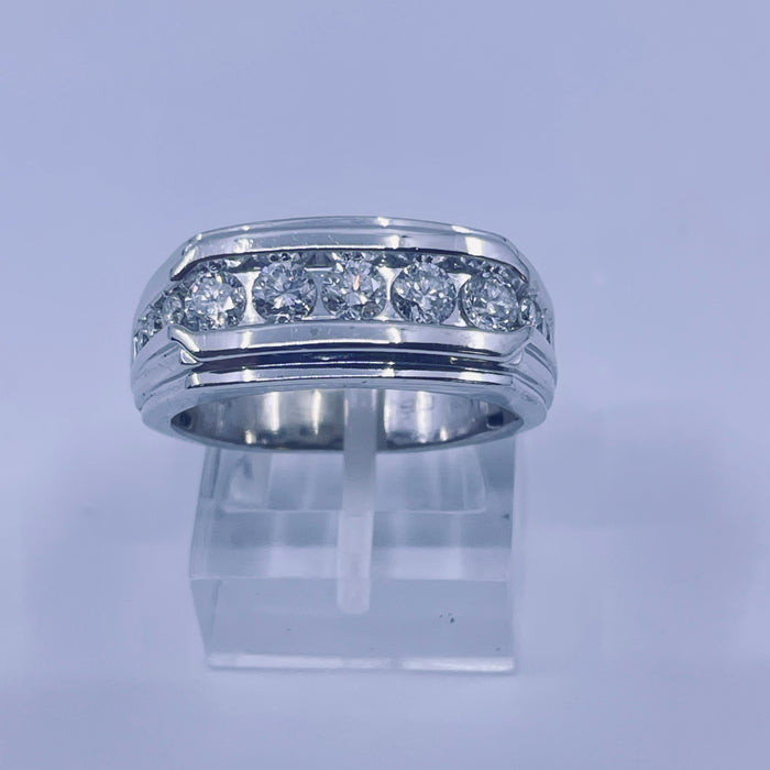 14kt White Gold Diamond band 1ctw