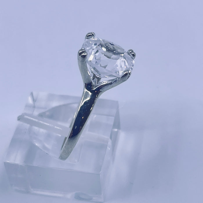 14kt White Gold White Topaz Solitaire