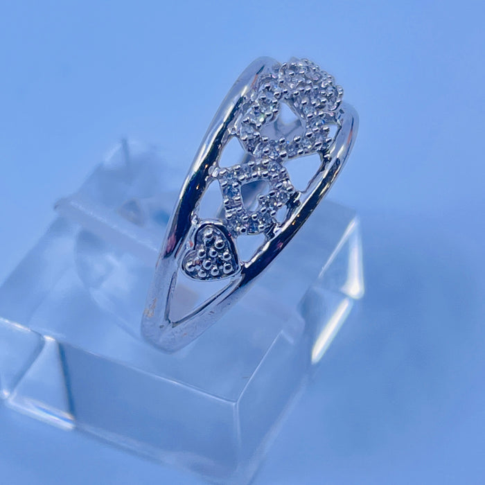 10kt White Gold Diamond Heart Ring