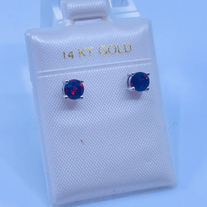 14kt White Gold 4mm Garnet stud Earrings