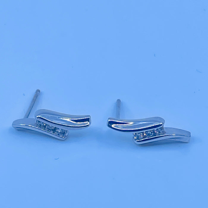 14kt White Gold 6 Diamond Earrings