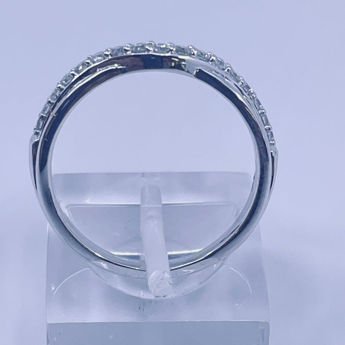 14kt White Gold 17 Diamond curved band