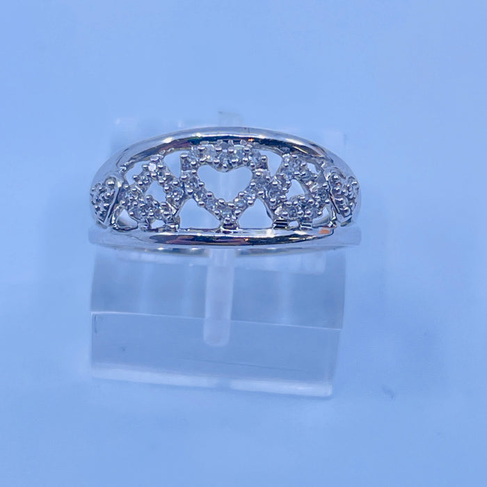 10kt White Gold Diamond Heart Ring