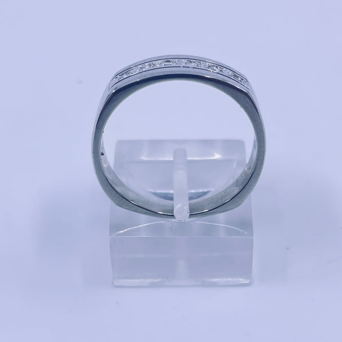 14kt White Gold 6 Diamond band