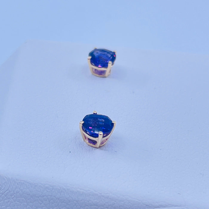 14kt Yellow Gold 5mm Amethyst stud Earrings .77t