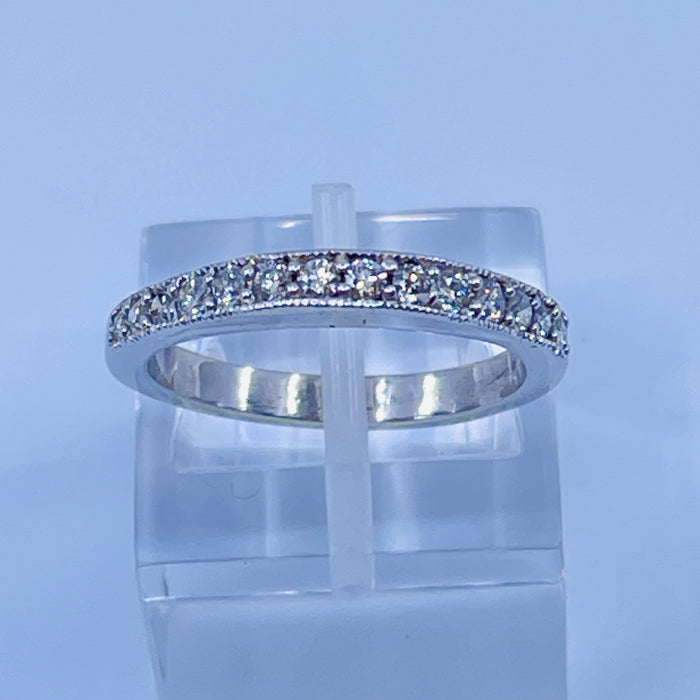 Jr35670 add Gold to top of ring and set diamonds to make into a full band