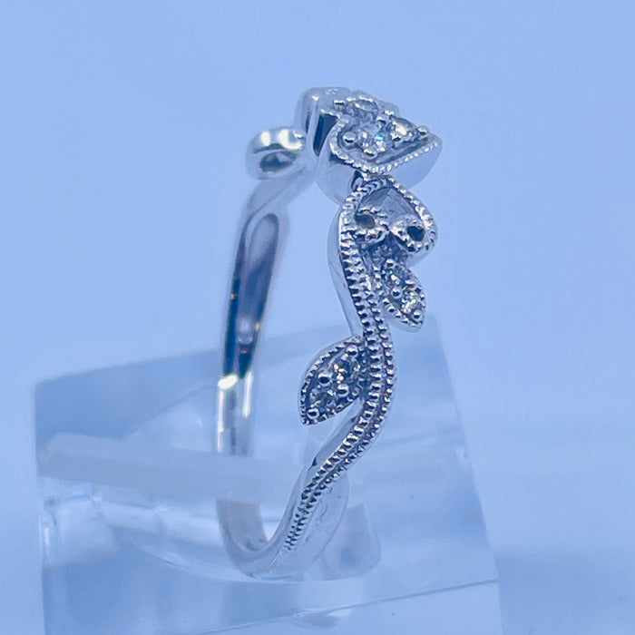 10kt White Gold Diamond filigree milled edge heart Ring