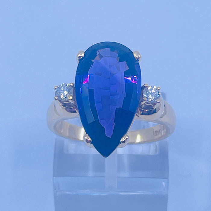 18kt Yellow Gold pear shaped Amethyst and Diamond ring