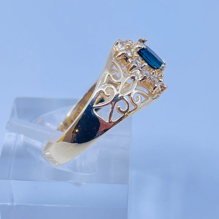 14kt Yellow Gold Sapphire and diamond  filigree ring