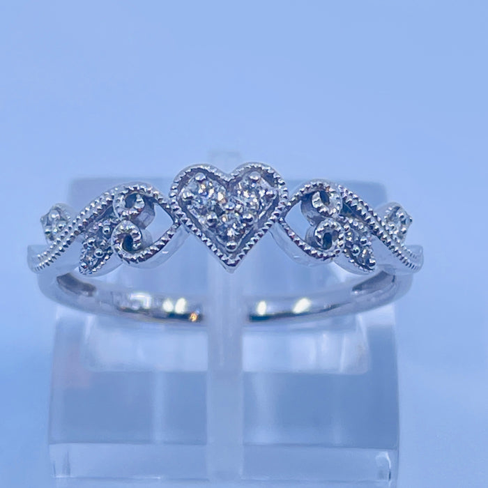 10kt White Gold Diamond filigree milled edge heart Ring