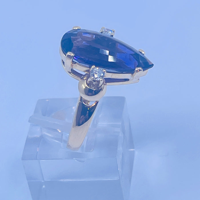 18kt Yellow Gold pear shaped Amethyst and Diamond ring