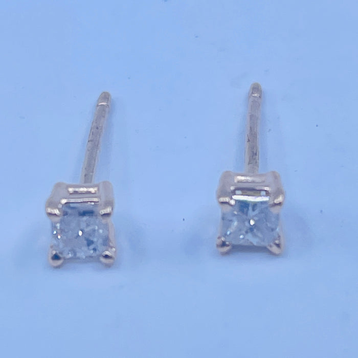 14kt Yellow Gold 1/4ctw Princess cut Diamond stud Earrings