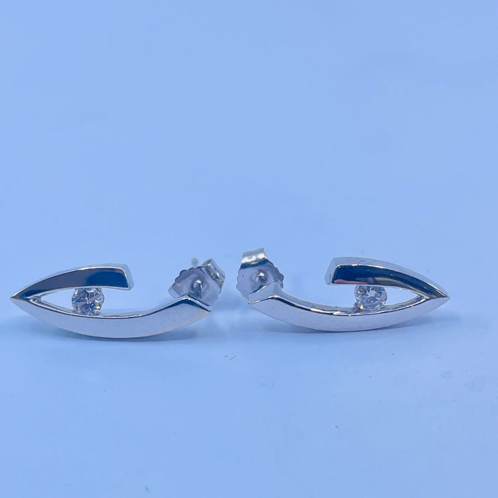 14kt White Gold 1/5ctw Diamond fashion earrings