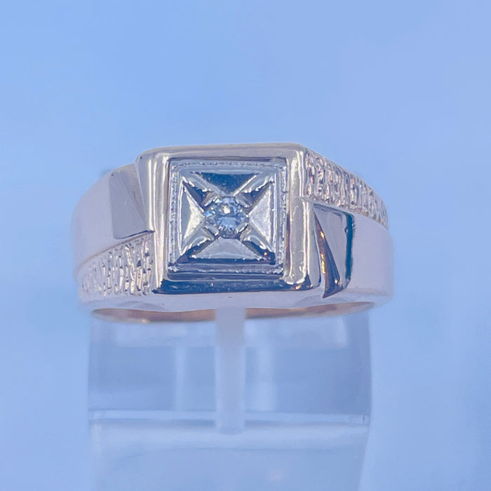 14kt Yellow Gold Diamond Fashion Ring