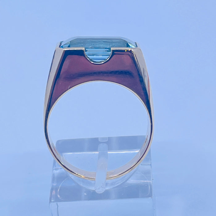 14kt Yellow Gold Blue Topaz and Diamond Ring