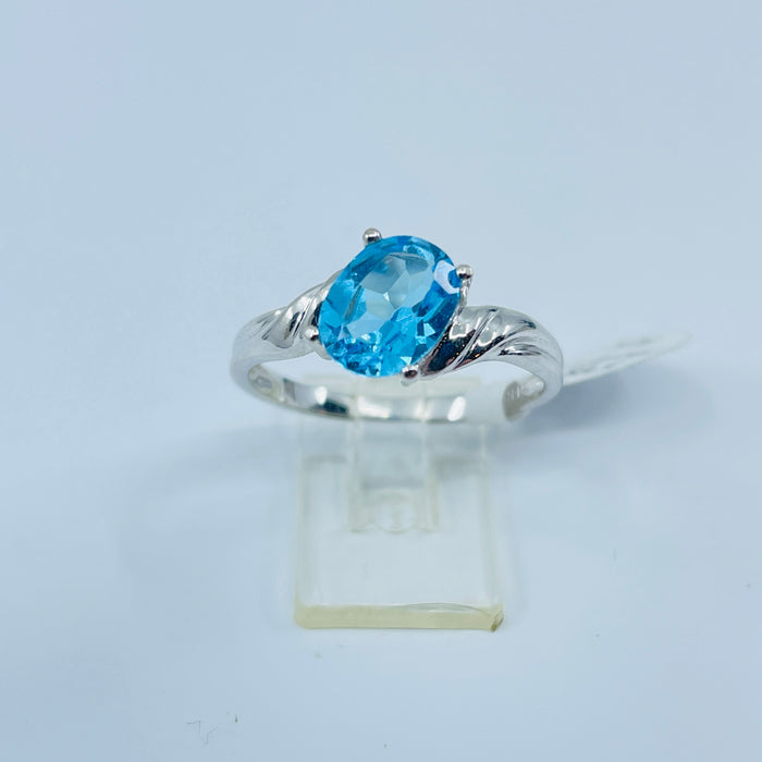 14kt White Gold Blue Topaz Ring