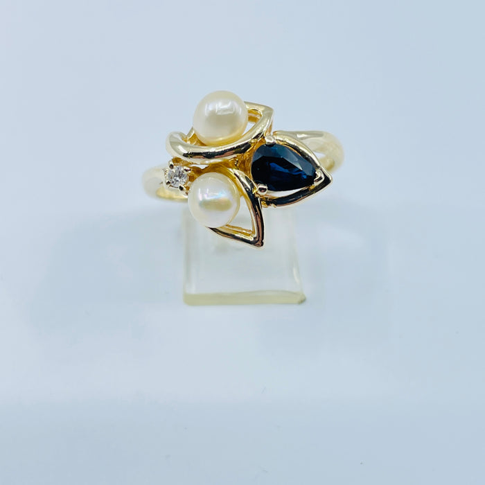 14kt Yellow Gold 2 Pearl 1 Diamond Pear shaped Blue Sapphire Ring