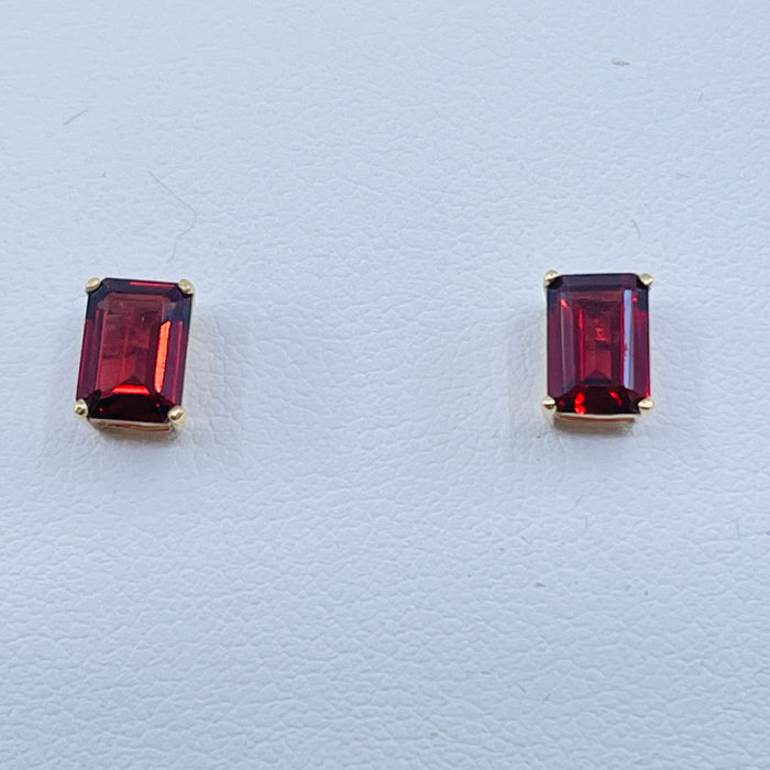 14kt Yellow Gold emerald cut Garnet Earrings