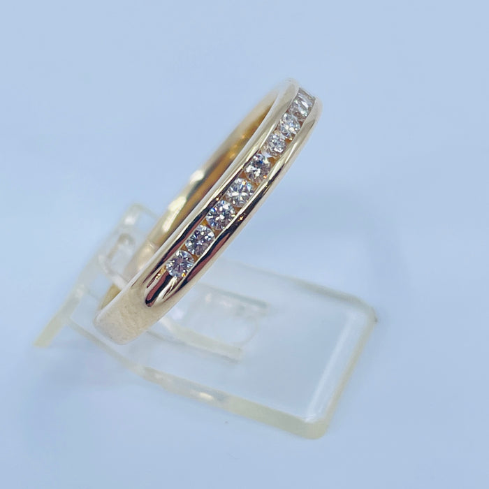 14kt Yellow Gold 1/4ctw 12 diamond band
