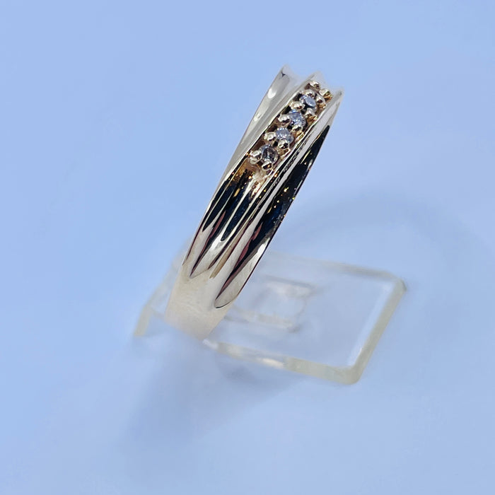 14kt Yellow Gold 5 Diamond Band