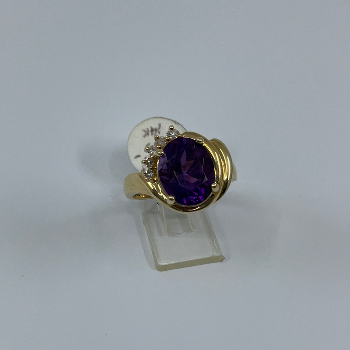 14kt Yellow Gold Amethyst and Diamond Ring