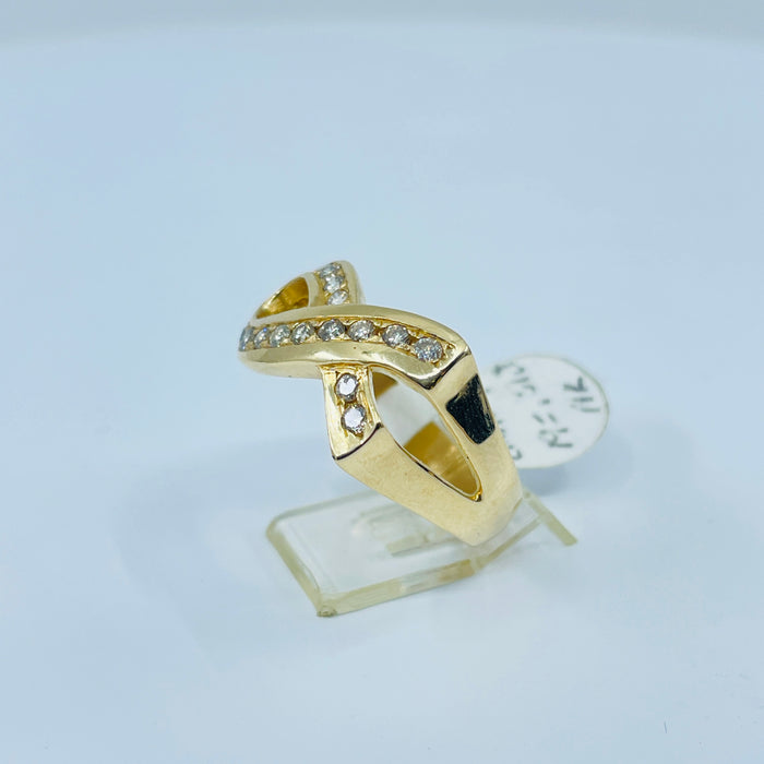 14kt Yellow Gold diamond Ribbon ring