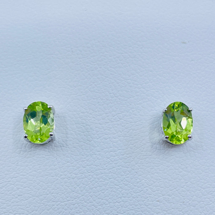 14kt Yellow Gold Oval Peridot Earrings
