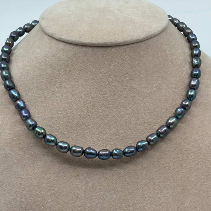 16” FW Black Pearl Necklace