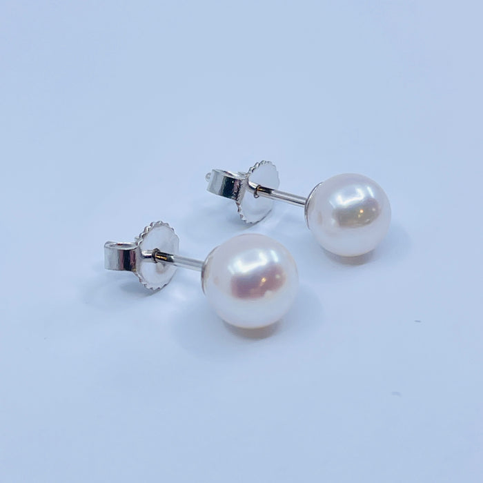 14kt White Gold 6.4mm Akoya Pearl earrings