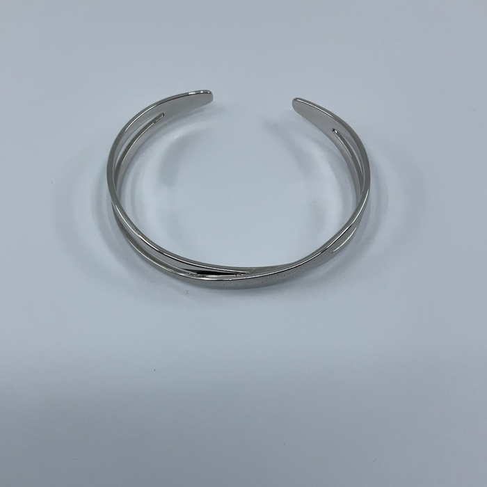 Sterling silver crossover bangle