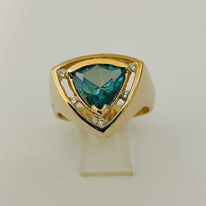 14kt Yellow Gold trillion Tourmaline and 6 Diamond Ring