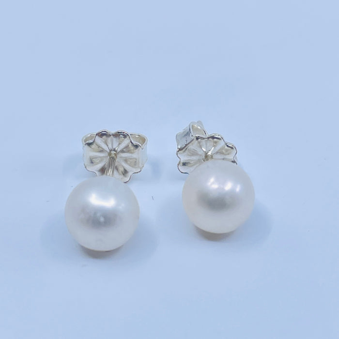 Sterling Silver 6mm fresh water Pearl earrings