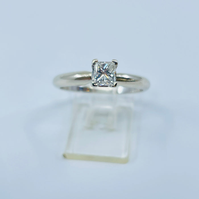 14kt White Gold .28ct J SI1 Princess cut Solitaire