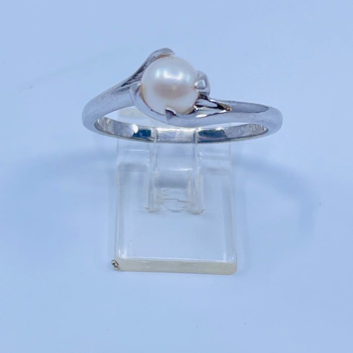 10kt White Gold 5mm Pearl ring