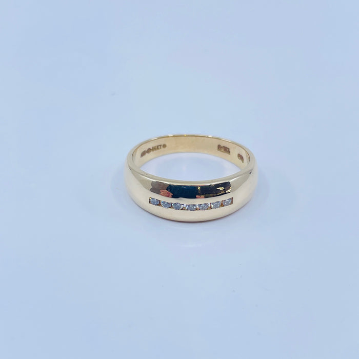 14kt Yellow Gold 7 Diamond ring