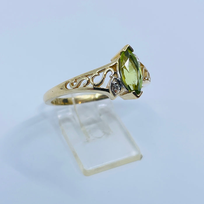10kt Yellow Gold Peridot and Diamond Ring