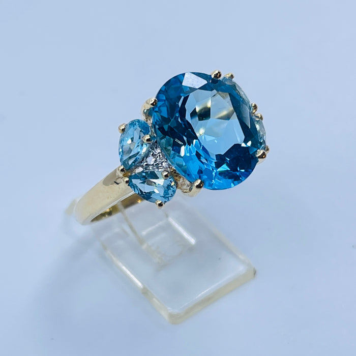 14kt Yellow Gold Blue Topaz Ring