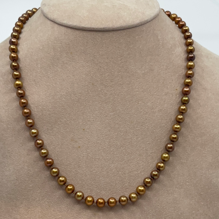 18” FW Chocolate colored Pearl Necklace