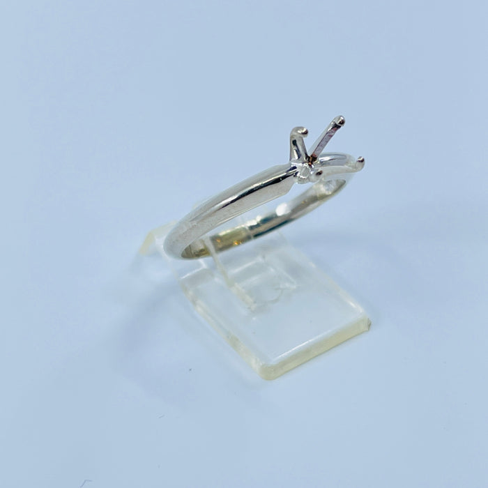 14kt White Gold 4 prong solitaire Mounting