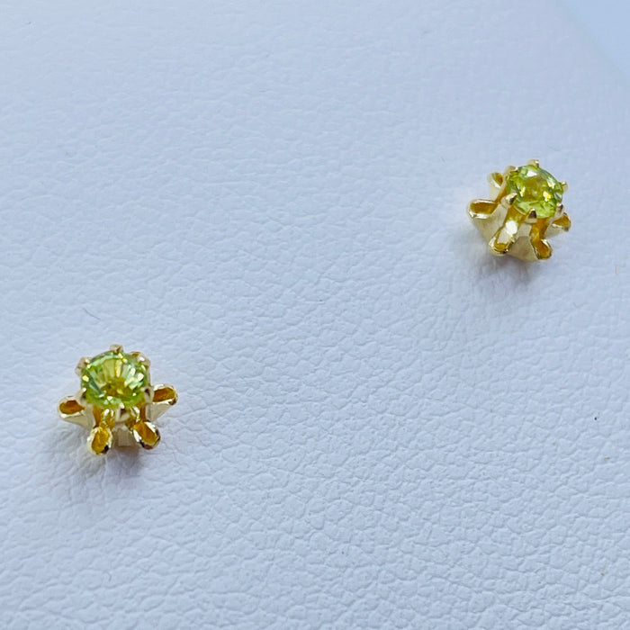 14kt Yellow Gold Peridot Earrings
