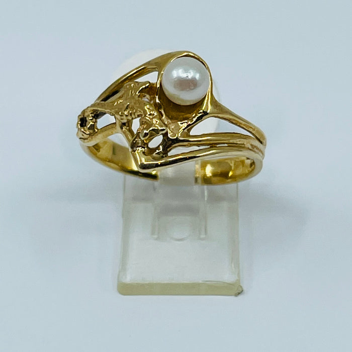 14kt Yellow Gold 4.4mm Pearl Ring w/ Seahorse