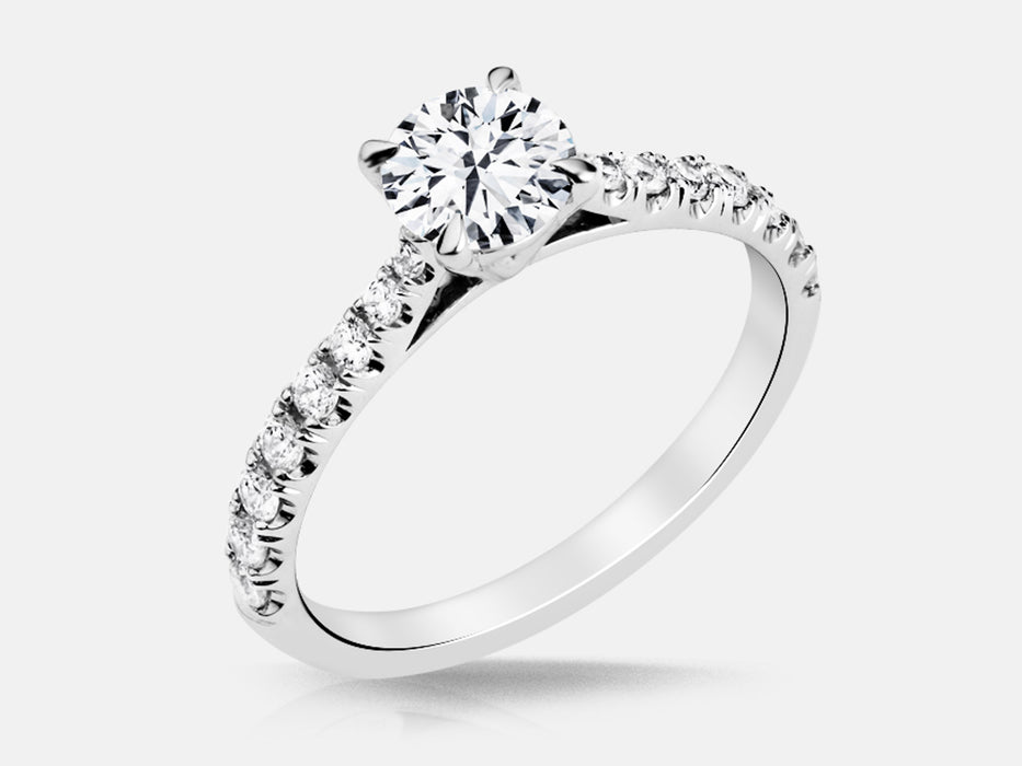 Mounting set with 16 round brilliant diamonds totaling 0.30 carats.