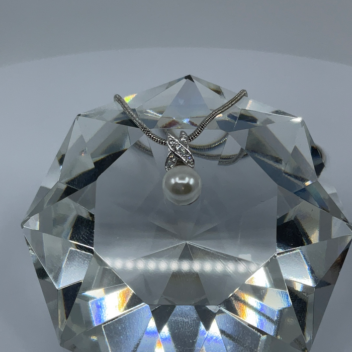 Rhodium Finish Kiss Glass Pearl Drop Pendant with Cubic Zirconia