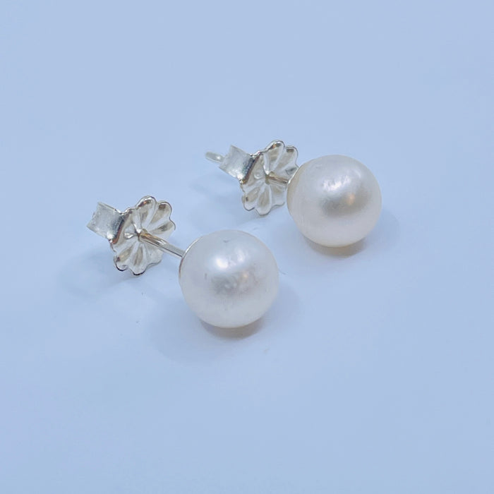 Sterling Silver 6mm fresh water Pearl earrings