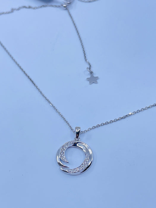 14kt White Gold Diamond flared circle Necklace