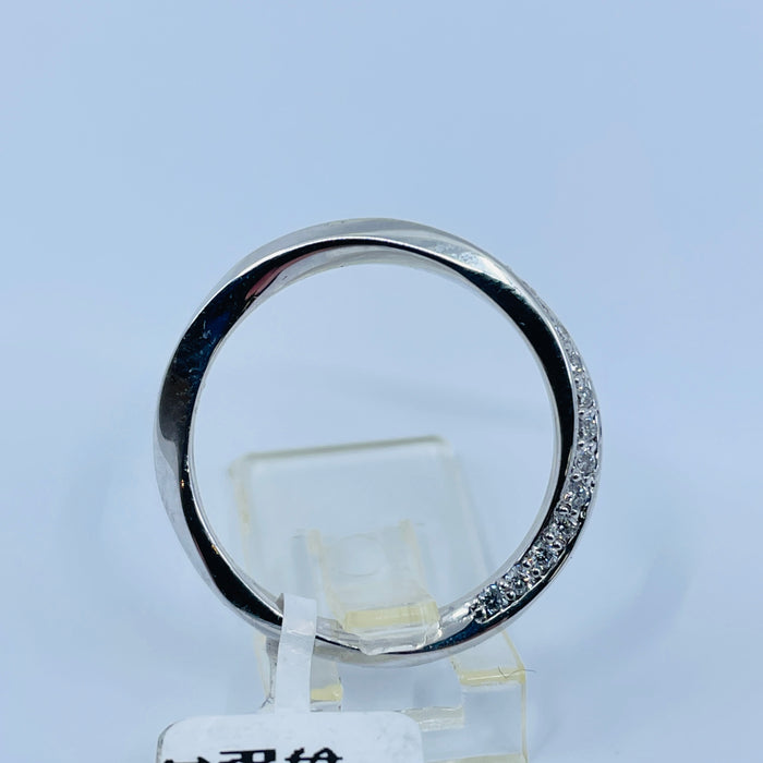 14kt White Gold .25ctw 24 diamond twisted Band